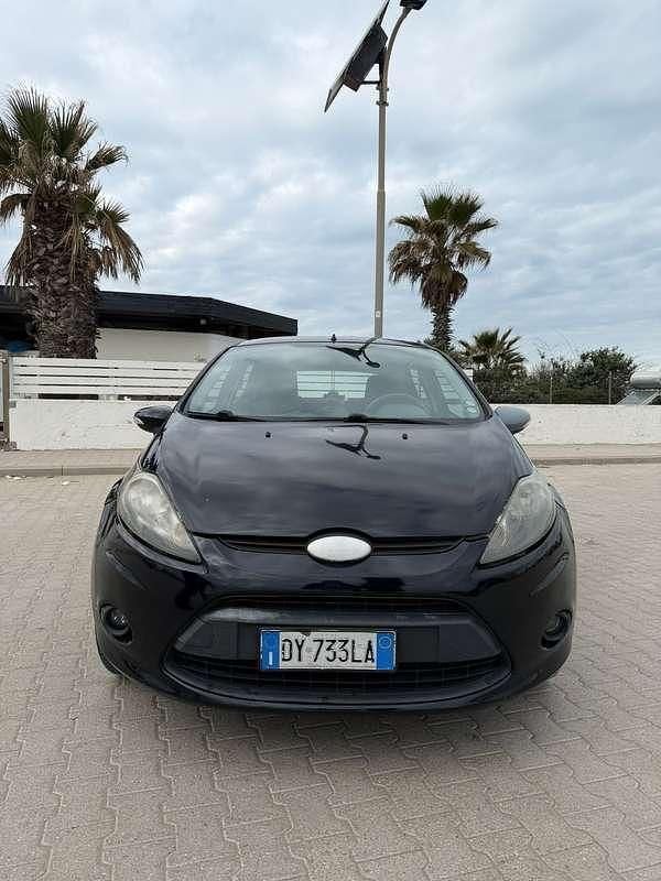 Begagnad Ford Fiesta 82 HK (60 kW) 2009 Svart Sedan