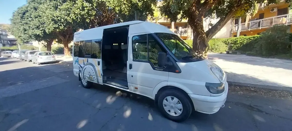 Usata Ford Transit Titanium 129 CV (94 kW) 2001 Bianco