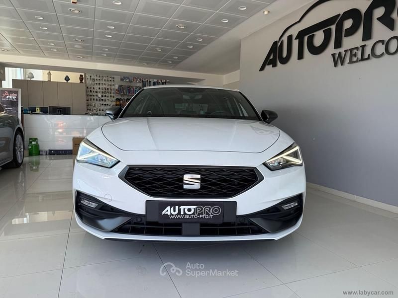 Bianco Usata 2022 Seat Leon FR Tre volumi | 18.800 € (Ottimo prezzo) - Immagine 1/4