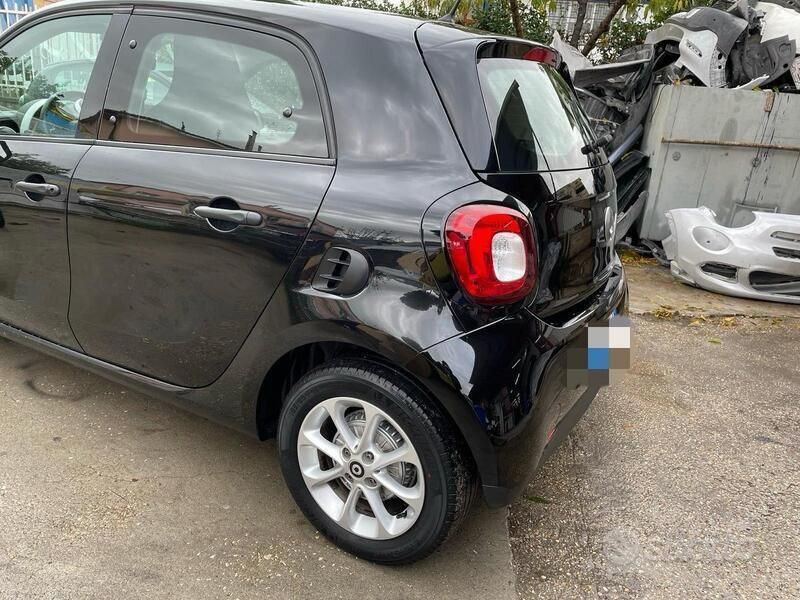 Usata Smart ForFour 71 CV (52 kW) 2018 Nero Utilitaria