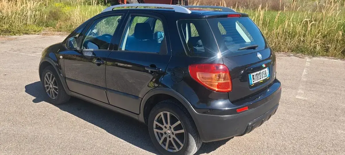 Usata Fiat Sedici 107 CV (78 kW) 2008 Nero SUV