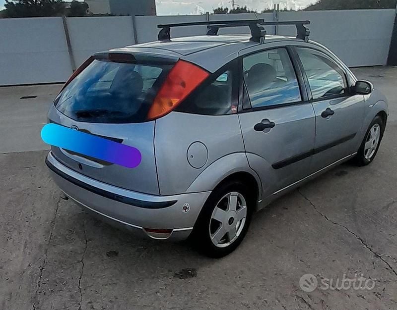 Usata Ford Focus 100 CV (73 kW) 2004 Grigio Berlina