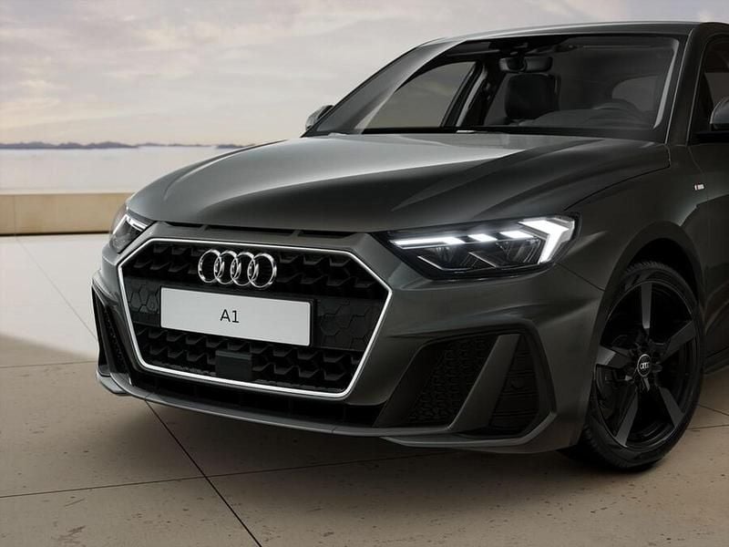Nuova Audi A1 Sportback S-Line 116 CV (85 kW) 2026 Grigio chronos metallizzato Utilitaria