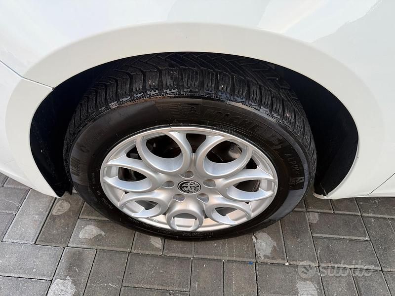Usata Alfa Romeo Giulietta Progression 120 CV (88 kW) 2015 Bianco Berlina