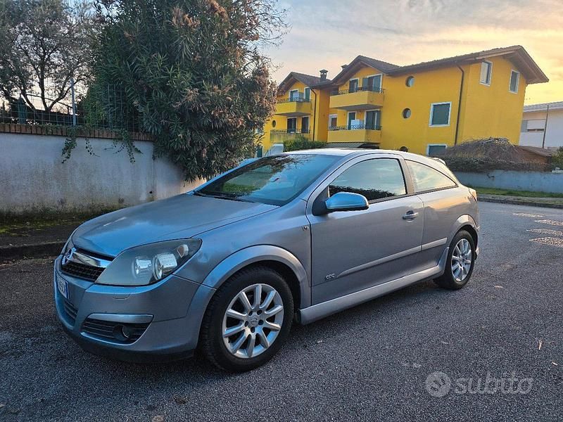 Usata Opel Astra OPC 2008 Grigio Coupé