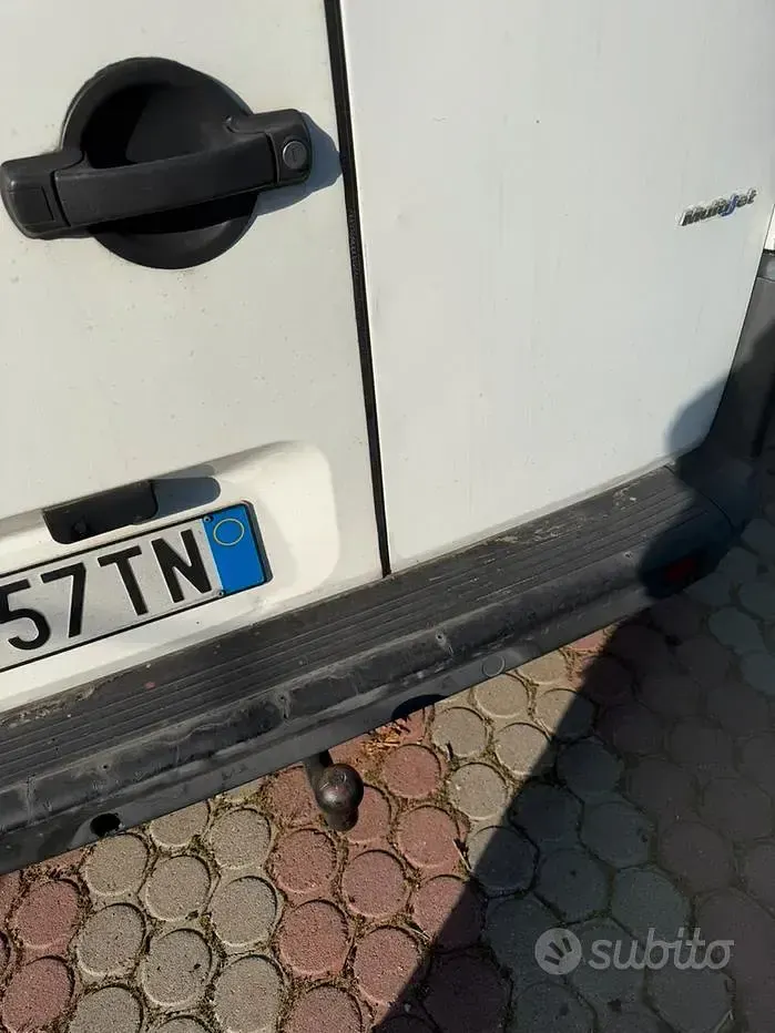 Usata Fiat Doblò 105 CV (77 kW) 2009 Monovolume