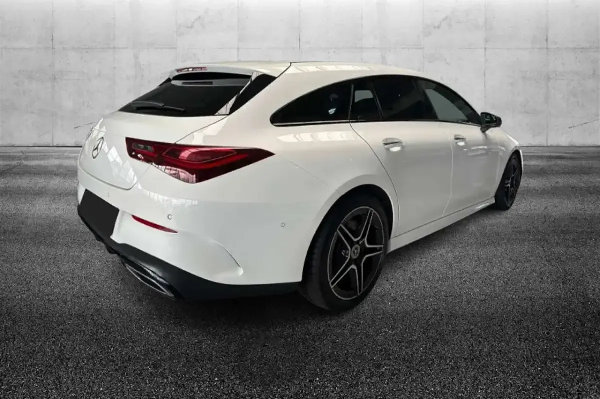 Usata Mercedes CLA250 Shooting Brake AMG Line Premium 224 CV (164 kW) 2023 Bianco Station wagon