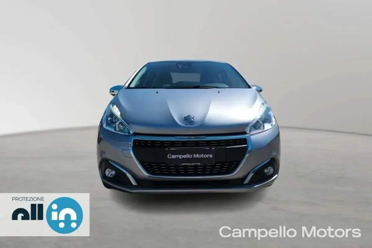 Usata Peugeot 208 Allure 102 CV (75 kW) 2019 Argento Utilitaria