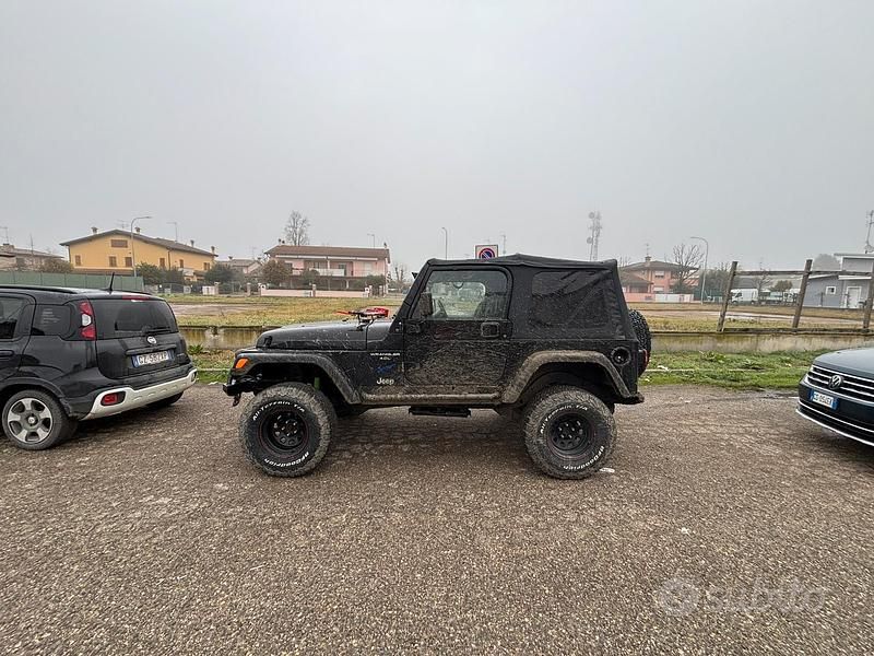 Usata Jeep Wrangler 1997 Nero SUV