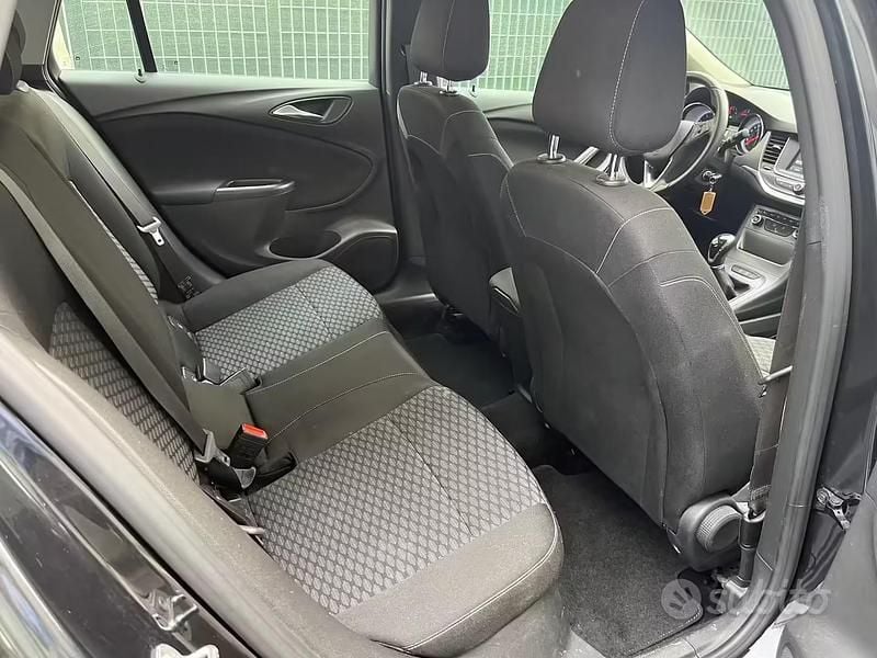 Usata Opel Astra 110 CV (80 kW) 2016 Nero Station wagon