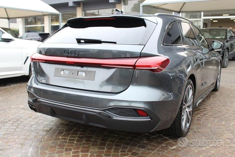 Usata Audi A5 S-Line 204 CV (150 kW) 2025 Grigio scuro Station wagon