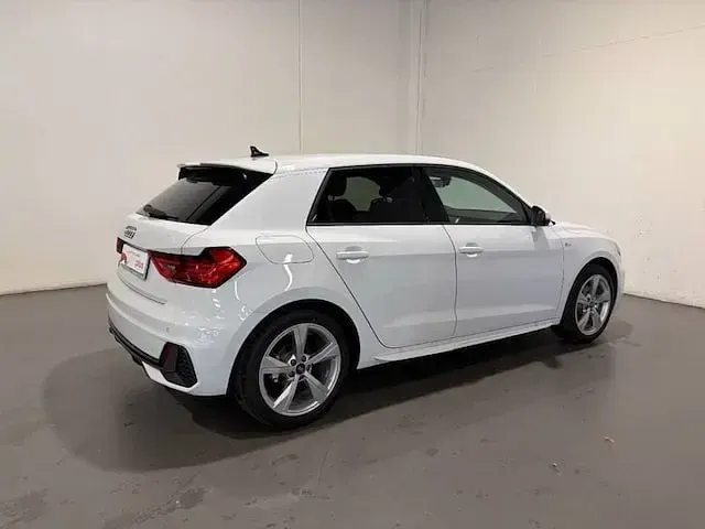 Nuova Audi A1 Sportback S-Line 116 CV (85 kW) 2025 Bianco ghiaccio metallizzato Utilitaria