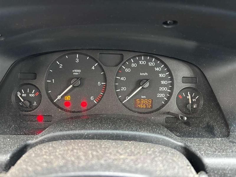 Usata Opel Zafira 82 CV (60 kW) 2000 Argento Monovolume