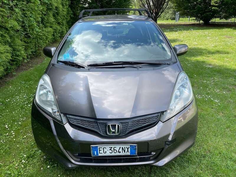 Usata Honda Jazz 90 CV (66 kW) 2011 Grigio Utilitaria