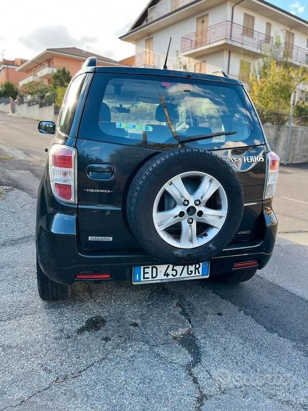 Usata Daihatsu Terios 105 CV (77 kW) 2010 Nero SUV