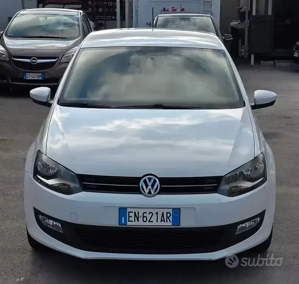 Usata VW Polo Comfortline 75 CV (55 kW) 2012 Bianco Utilitaria