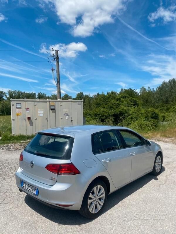 Usata VW Golf VII 110 CV (80 kW) 2013 Grigio Utilitaria