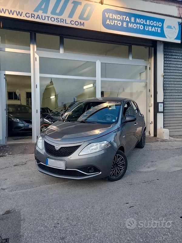 Grigio Usata 2018 Lancia Ypsilon Gold Due volumi | 7490 € (Ottimo prezzo) - Immagine 1/4