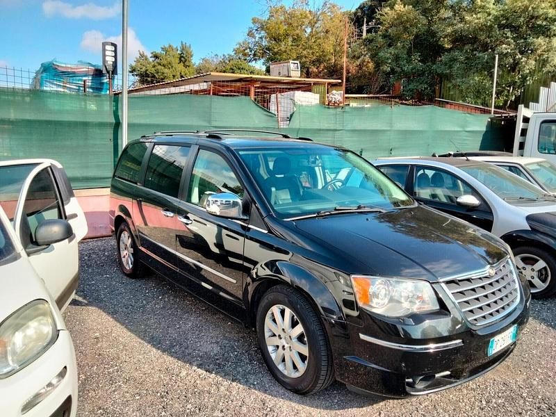 Nero Usata 2008 Chrysler Grand Voyager Limited Monovolume | 6000 € (Cara) - Immagine 1/4