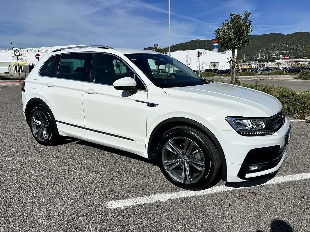 Usata VW Tiguan R-line 150 CV (110 kW) 2019 Bianco SUV