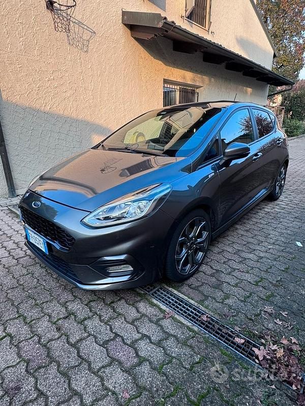 Usata Ford Fiesta ST-Line 86 CV (63 kW) 2018 Grigio Utilitaria
