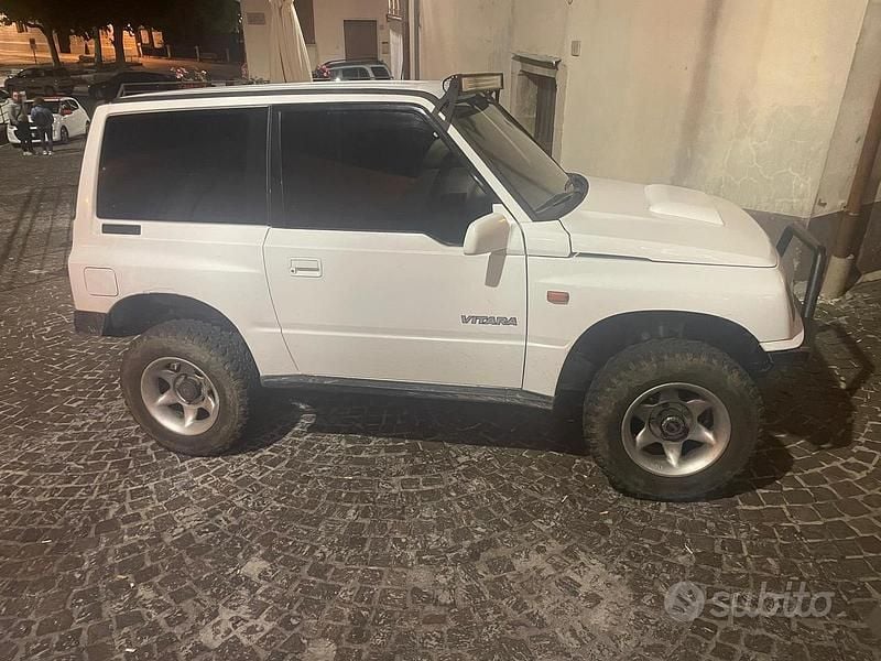 Usata Suzuki Vitara 75 CV (55 kW) 1997 Bianco