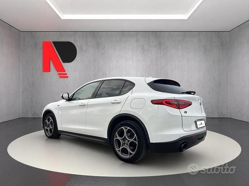 Usata Alfa Romeo Stelvio Sprint 190 CV (139 kW) 2021 Bianco SUV