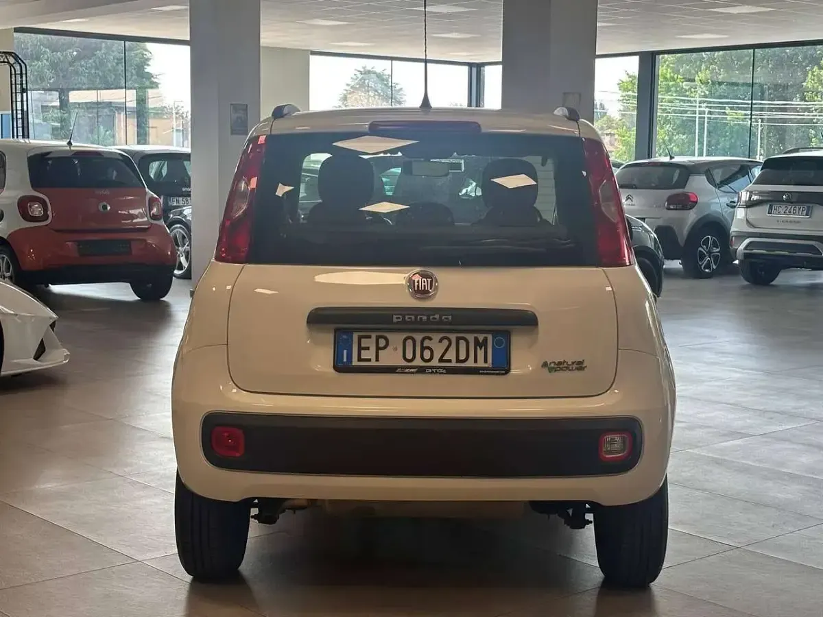Usata Fiat Panda Lounge 80 CV (58 kW) 2012 Bianco Utilitaria