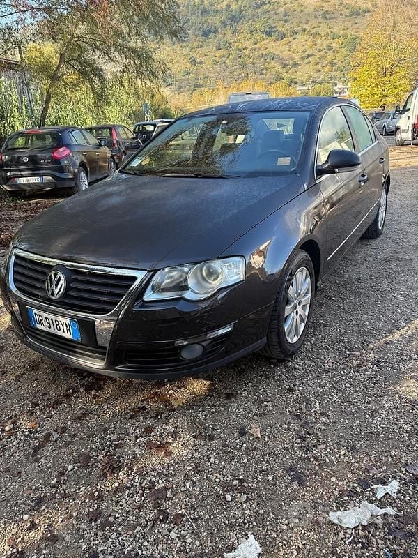 Nero Usata 2008 VW Passat Highline Tre volumi | 2450 € (Super prezzo) - Immagine 1/4