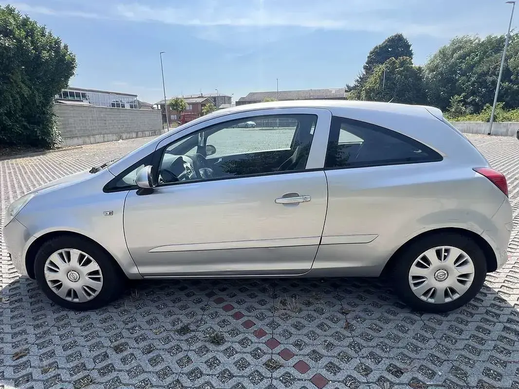 Usata Opel Corsa Club 80 CV (58 kW) 2008 Utilitaria