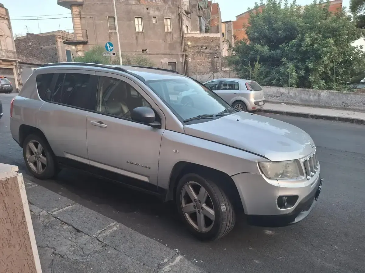 Usata Jeep Compass Limited 163 CV (119 kW) 2012 Argento SUV
