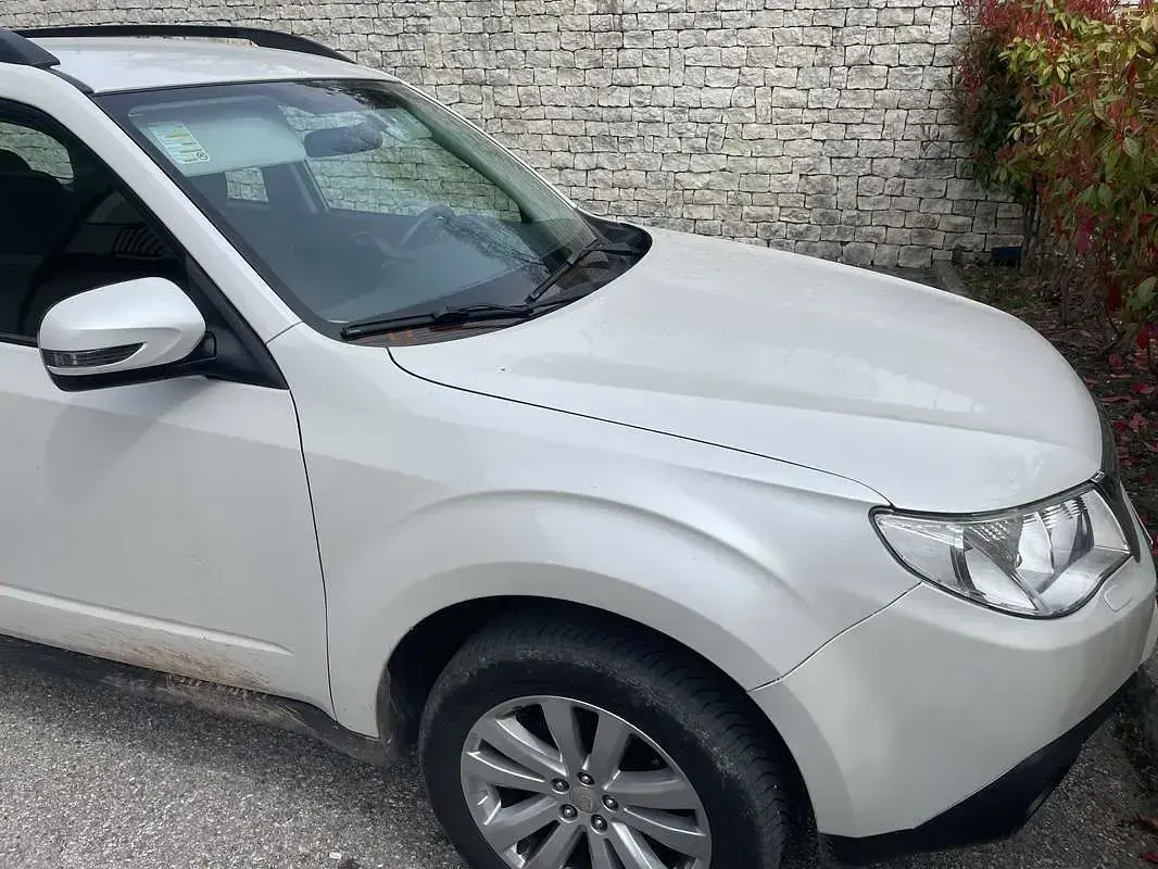 Usata Subaru Forester 150 CV (110 kW) 2011 Bianco SUV