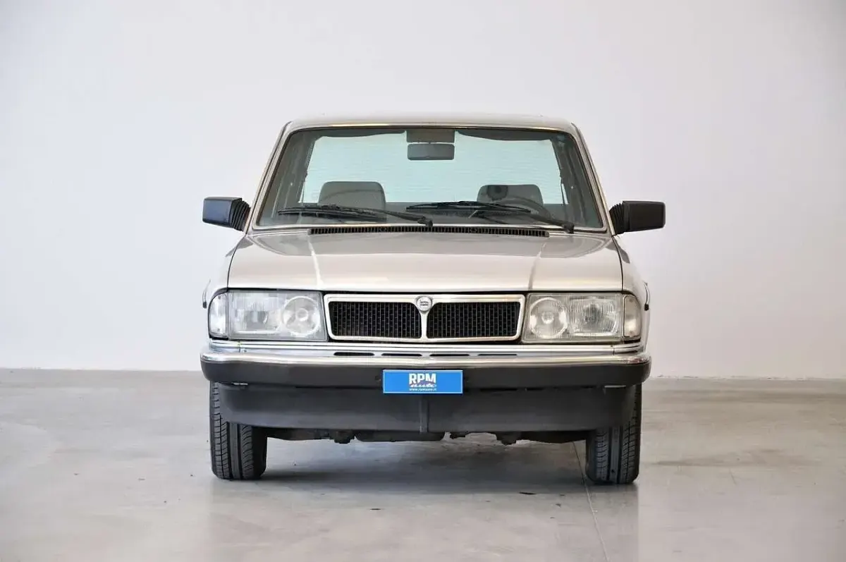 Usata Lancia Beta 102 CV (75 kW) 1984 Argento Berlina