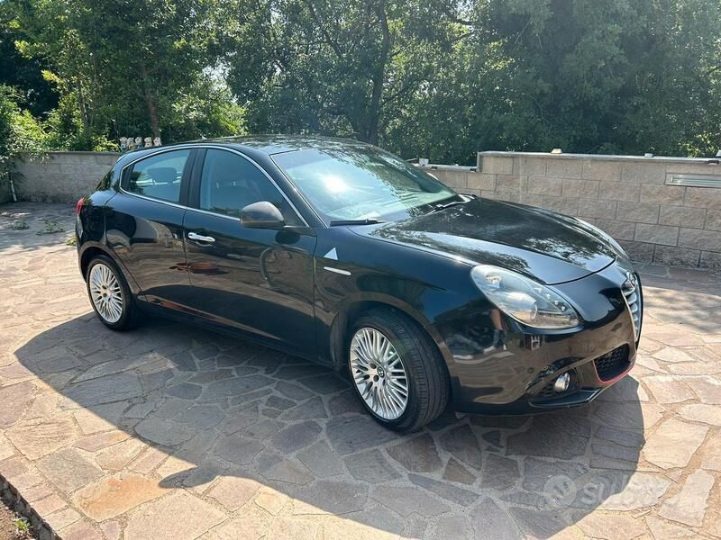 Usata Alfa Romeo Giulietta Distinctive 175 CV (128 kW) 2015 Nero Utilitaria