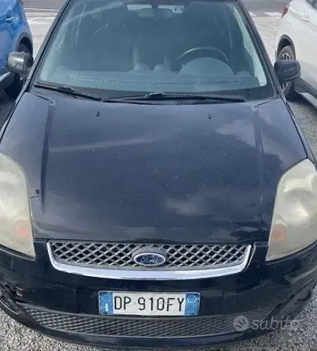 Usata Ford Fiesta Titanium 68 CV (50 kW) 2010 Berlina