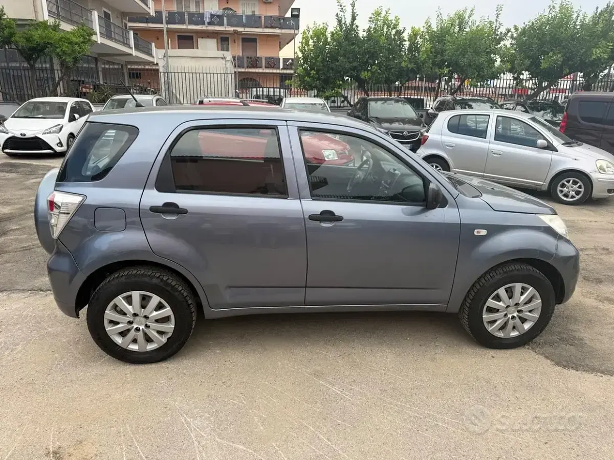 Usata Daihatsu Terios 102 CV (75 kW) 2011 Bluazzurro SUV