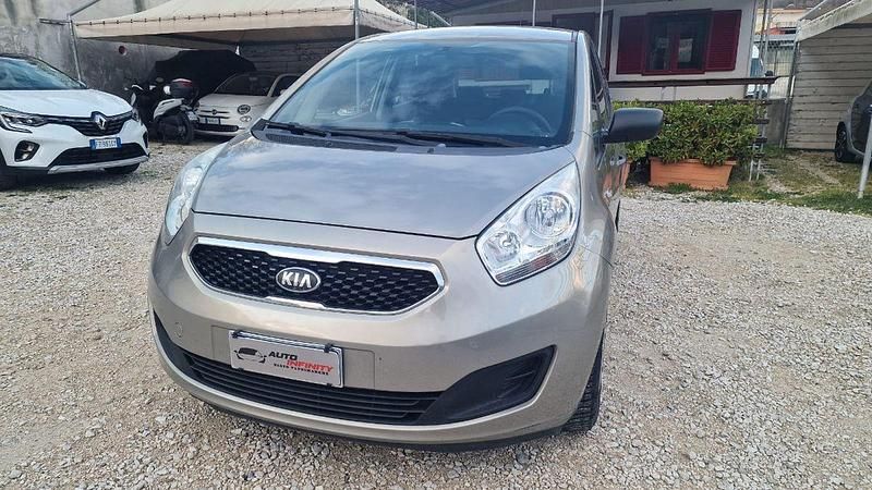 Usata Kia Venga 89 CV (65 kW) 2013 Grigio Utilitaria