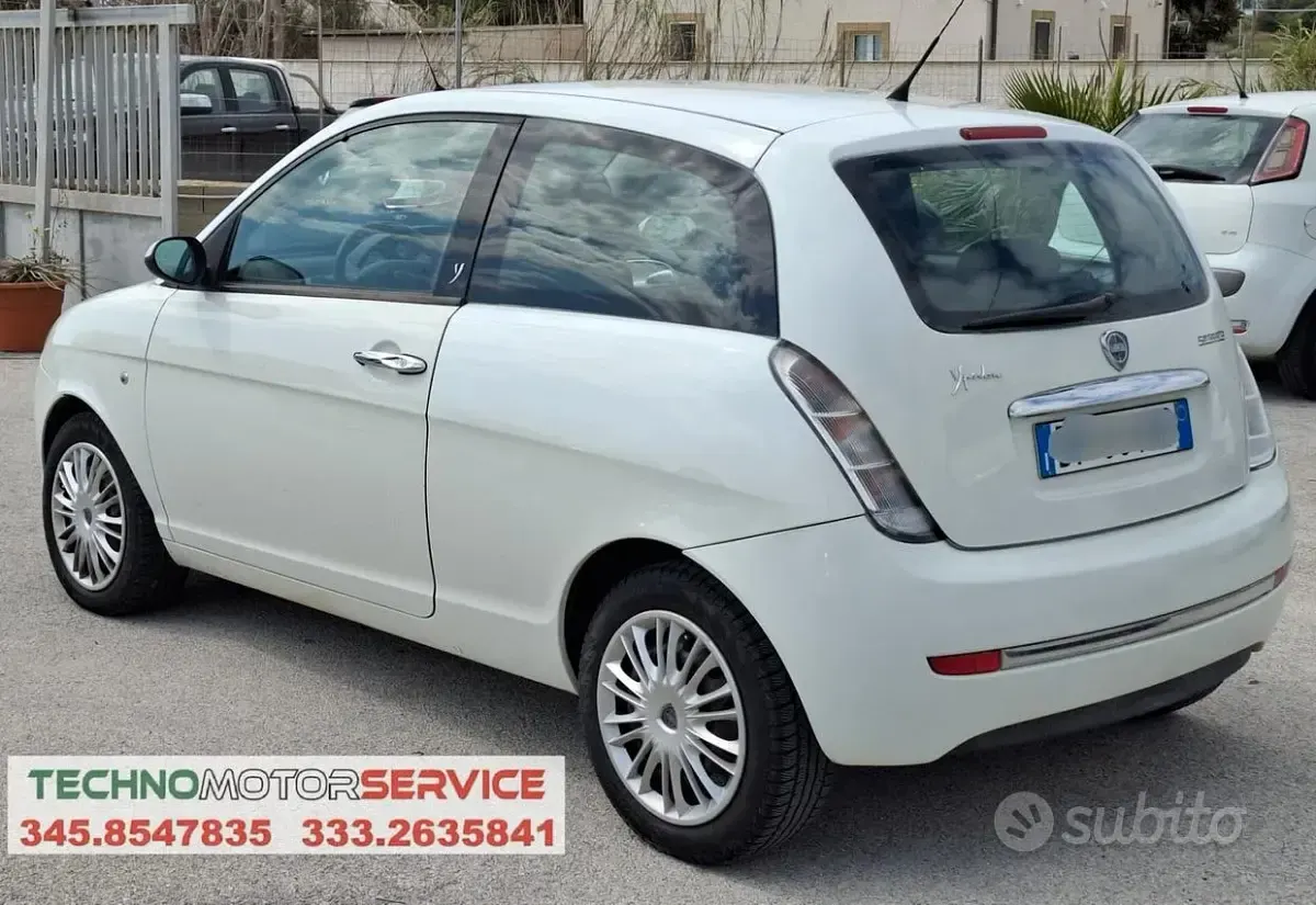 Usata Lancia Ypsilon 60 CV (44 kW) 2010 Bianco Utilitaria