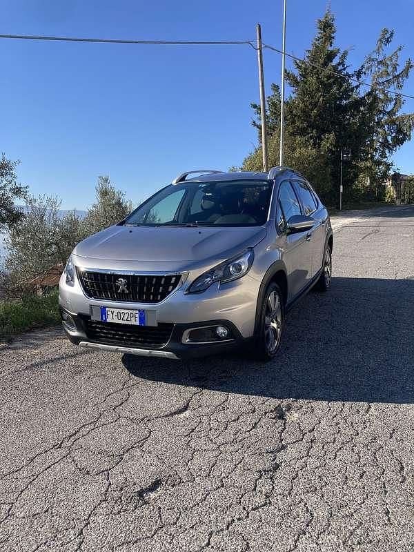 Usata Peugeot 2008 Allure 102 CV (75 kW) 2019 SUV