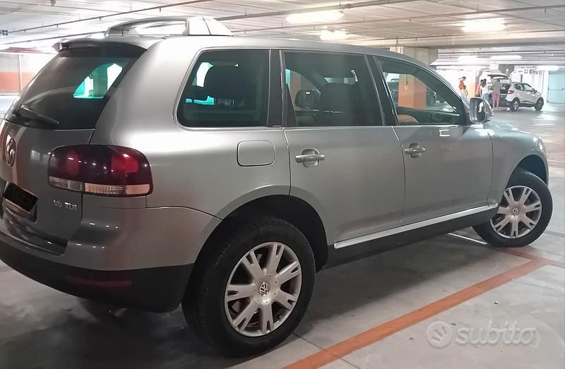 Usata VW Touareg 240 CV (176 kW) 2007 Grigio SUV