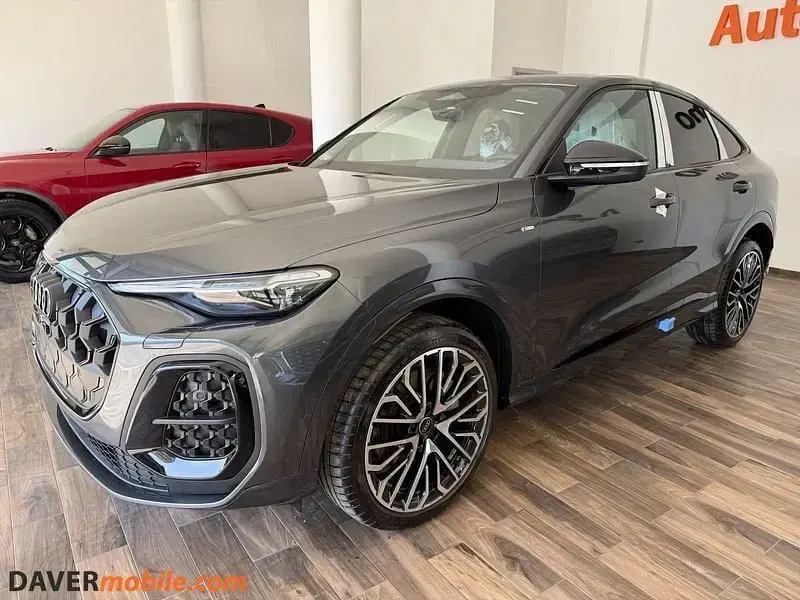 Nuova Audi Q5 Sportback 204 CV (150 kW) 2026 Grigio scuro SUV