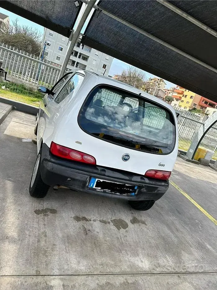 Usata Fiat 600 54 CV (39 kW) 2007 Utilitaria
