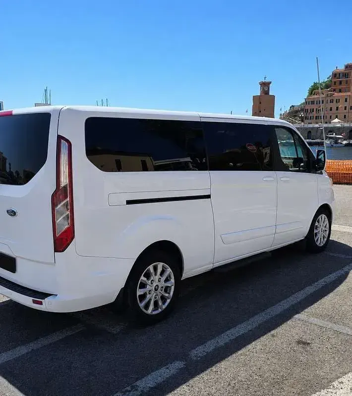 Usata Ford Tourneo Custom 150 CV (110 kW) 2022 Bianco Furgone