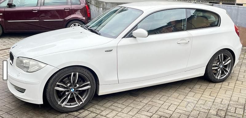 Usata BMW 120 177 CV (130 kW) 2008 Bianco Utilitaria
