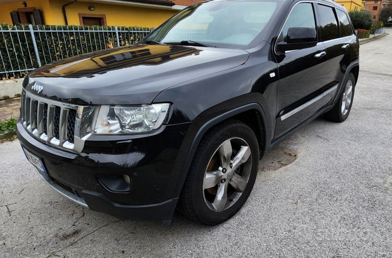 Usata Jeep Grand Cherokee Overland 241 CV (177 kW) 2013 Nero SUV