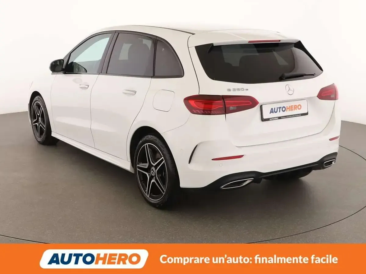 Usata Mercedes B250 AMG line 163 CV (119 kW) 2023 Bianco Utilitaria