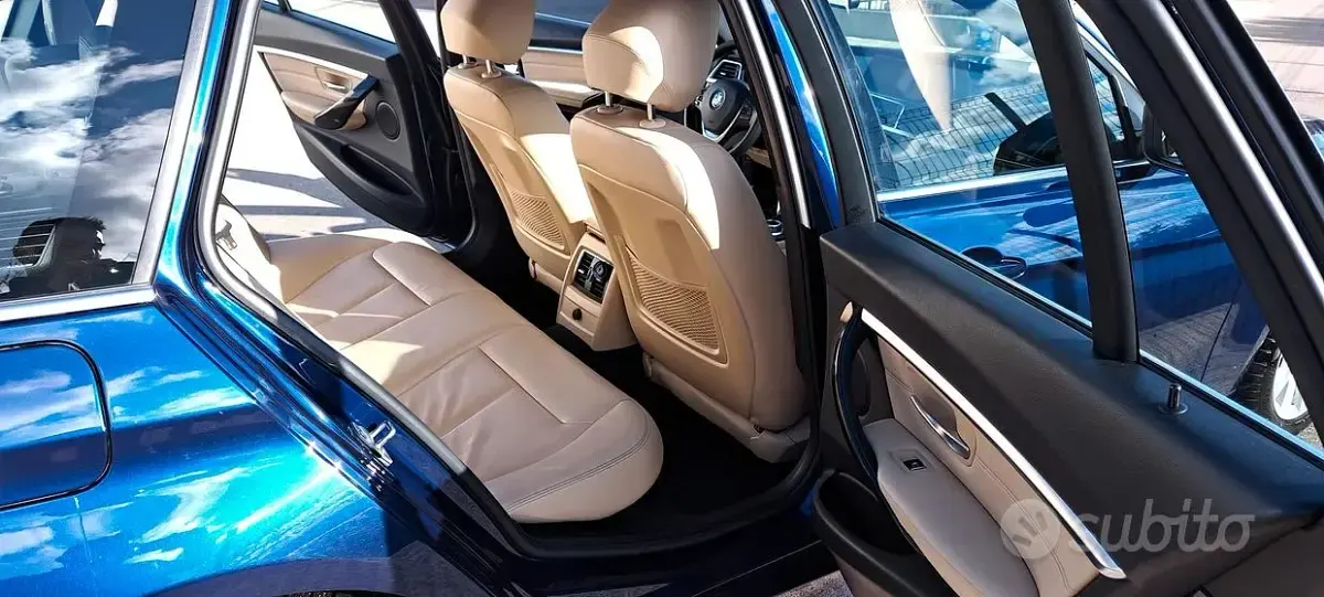 Usata BMW 318 Luxury Line 150 CV (110 kW) 2017 Blu Station wagon