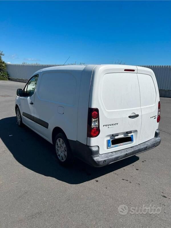 Usata Peugeot Partner 99 CV (72 kW) 2016 Bianco Monovolume