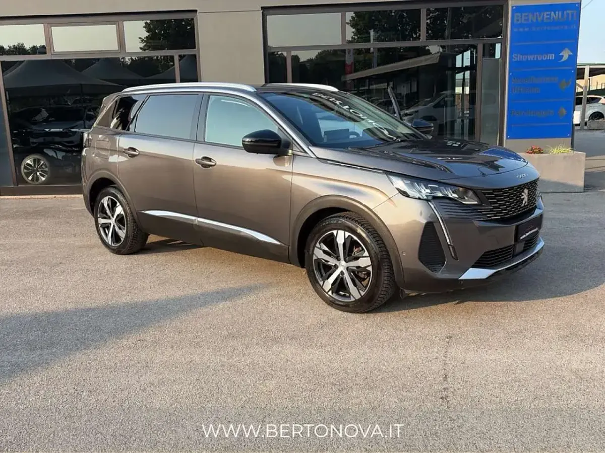 Usata Peugeot 5008 Allure 131 CV (96 kW) 2022 Grigio SUV
