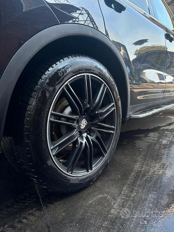 Usata Porsche Cayenne 245 CV (180 kW) 2011 Nero SUV